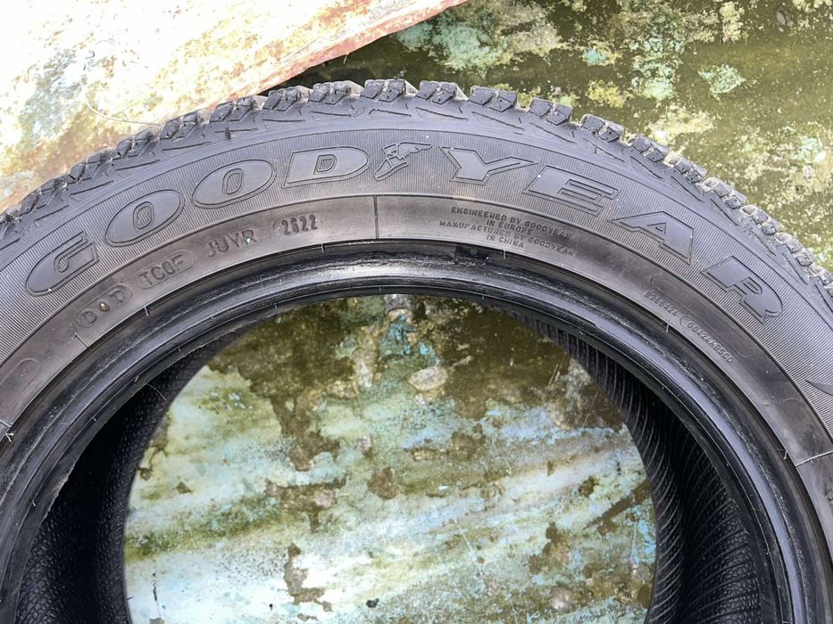 Goodyear UltraGrip 205/55 R16 (Зима) — 7 мм протектор