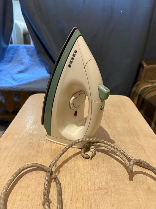 Утюг Delfa справний