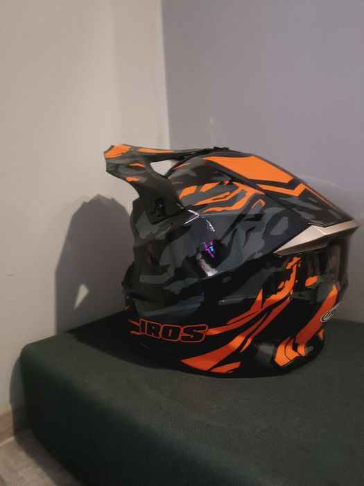 шолом кросовий ,