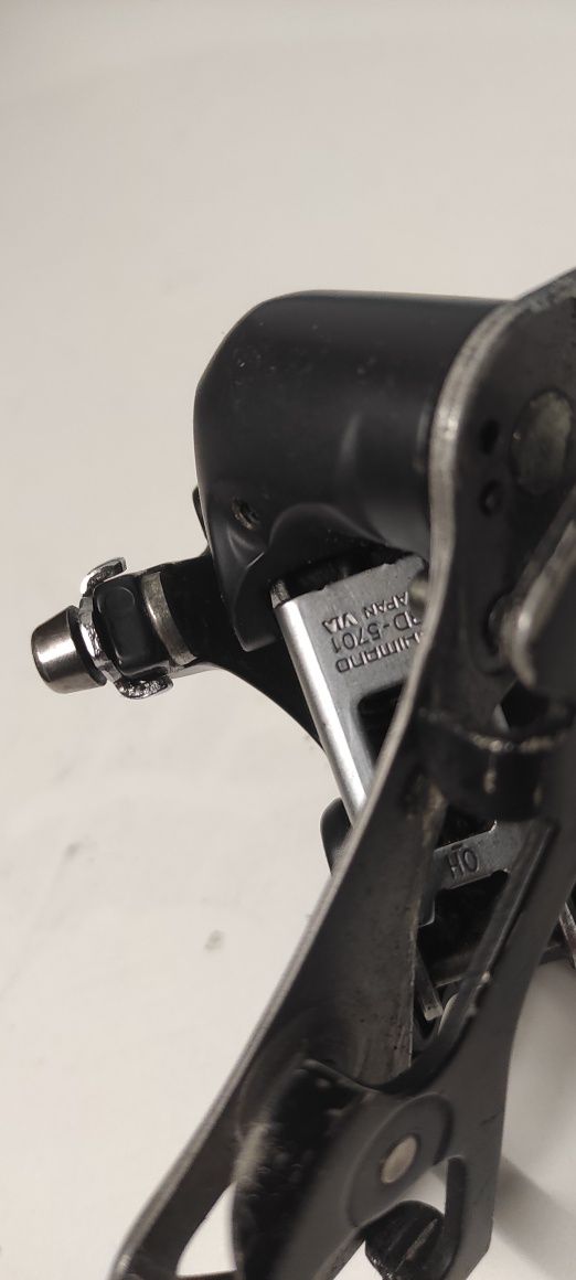 Przerzutka tylna Shimano 105