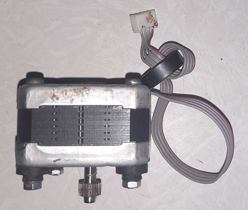 шаговый электродвигатель 2 шт