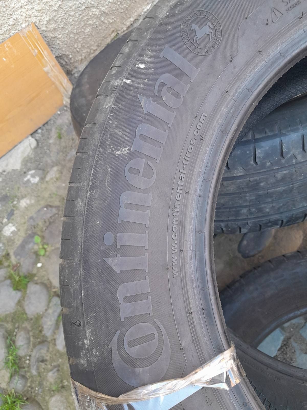 Шини Continental 215/60/17