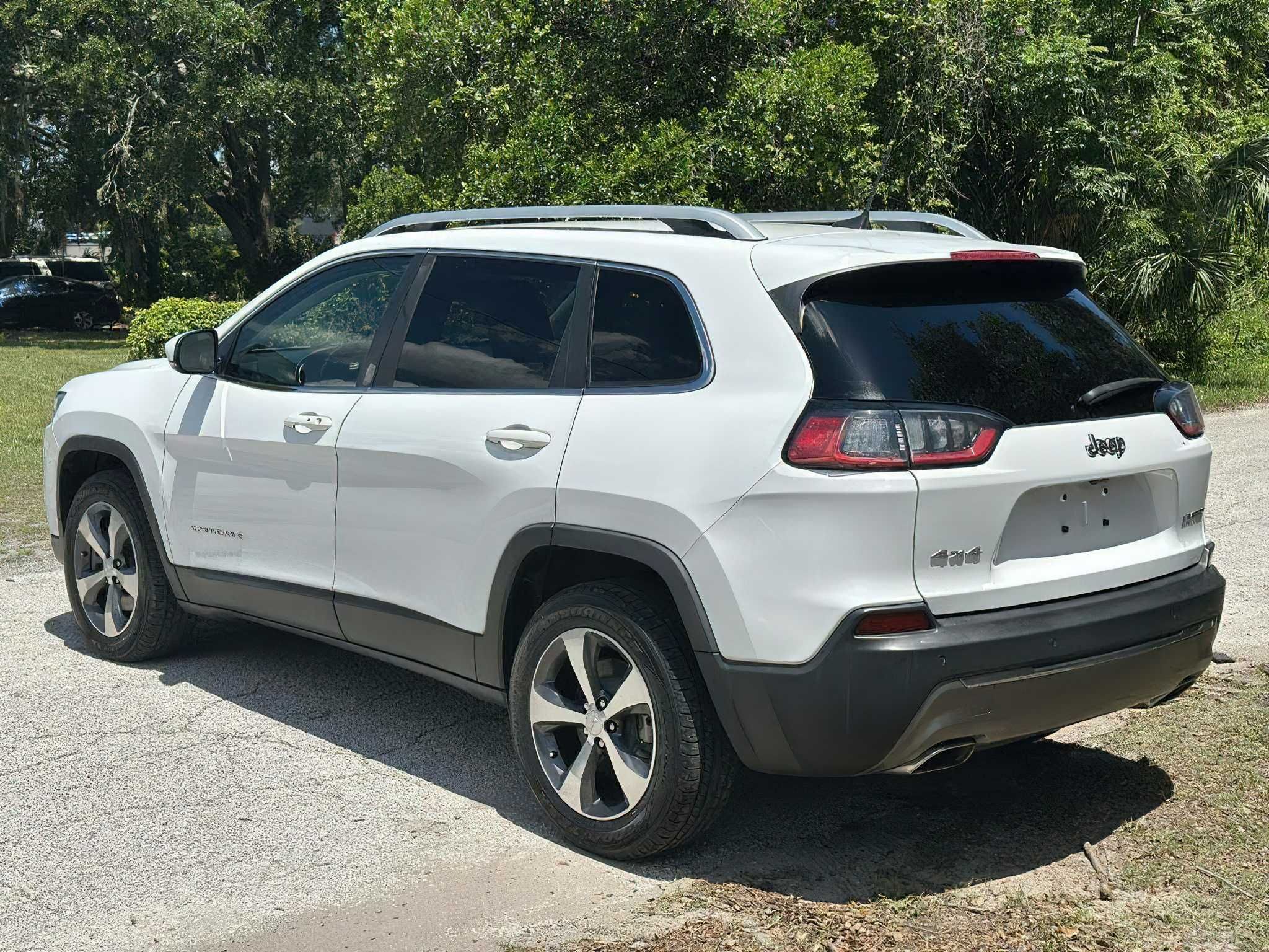 Jeep Cherokee      2019