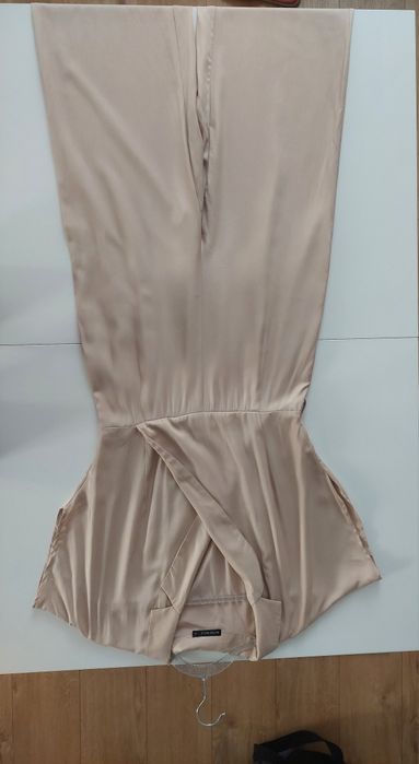 Beżowy elegancki kombinezon Rut&Circle
