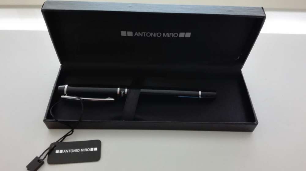 Esferográfica António Miró