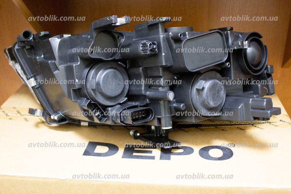 Фара передняя Audi 80, 100, A3, A4, A5, A6, Q3, Q5, Q7 левая, правая