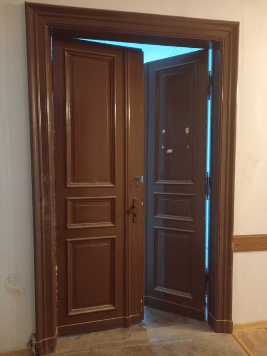 Stylowe duże drzwi dwuskrzydłowe