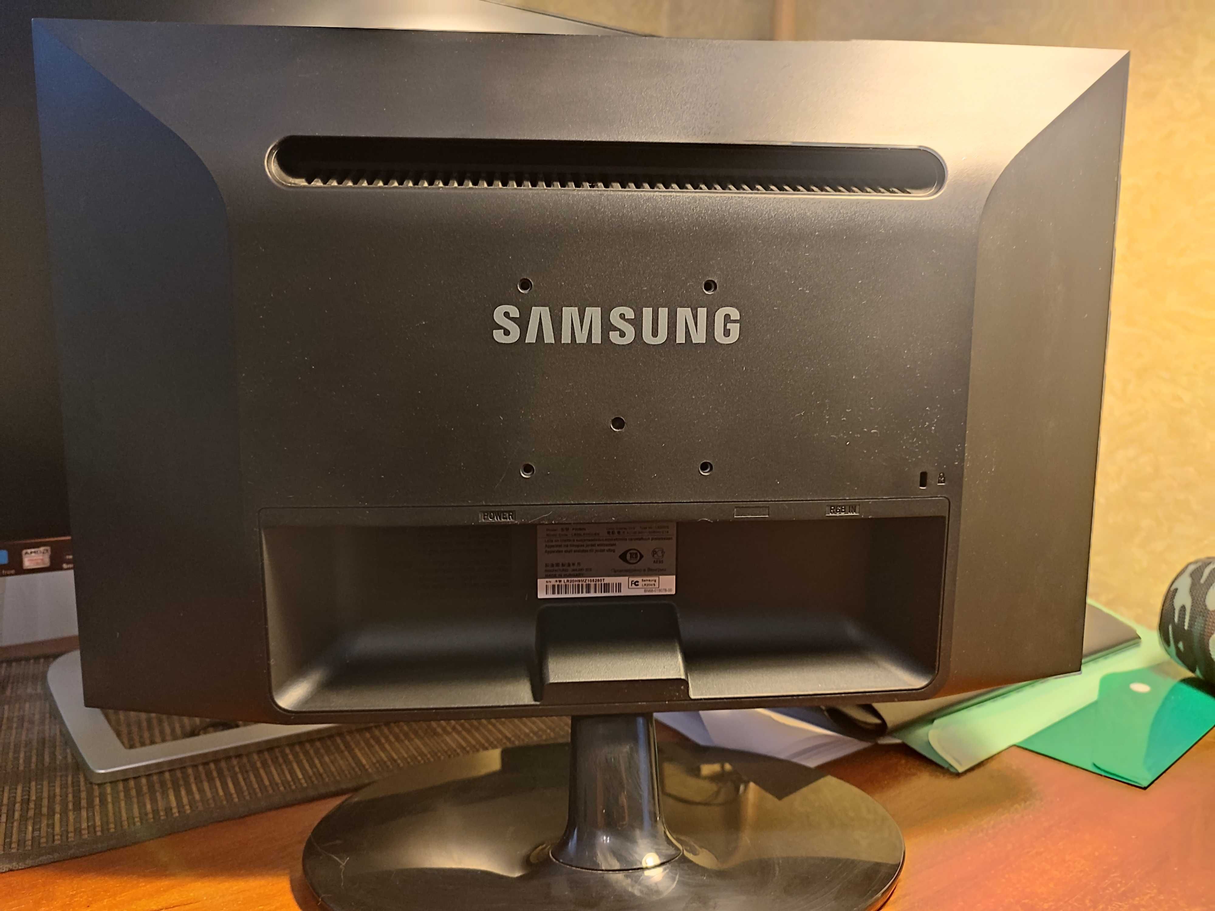 Продам монітор Samsung для комп'ютера б/у , діагональ екрану 20