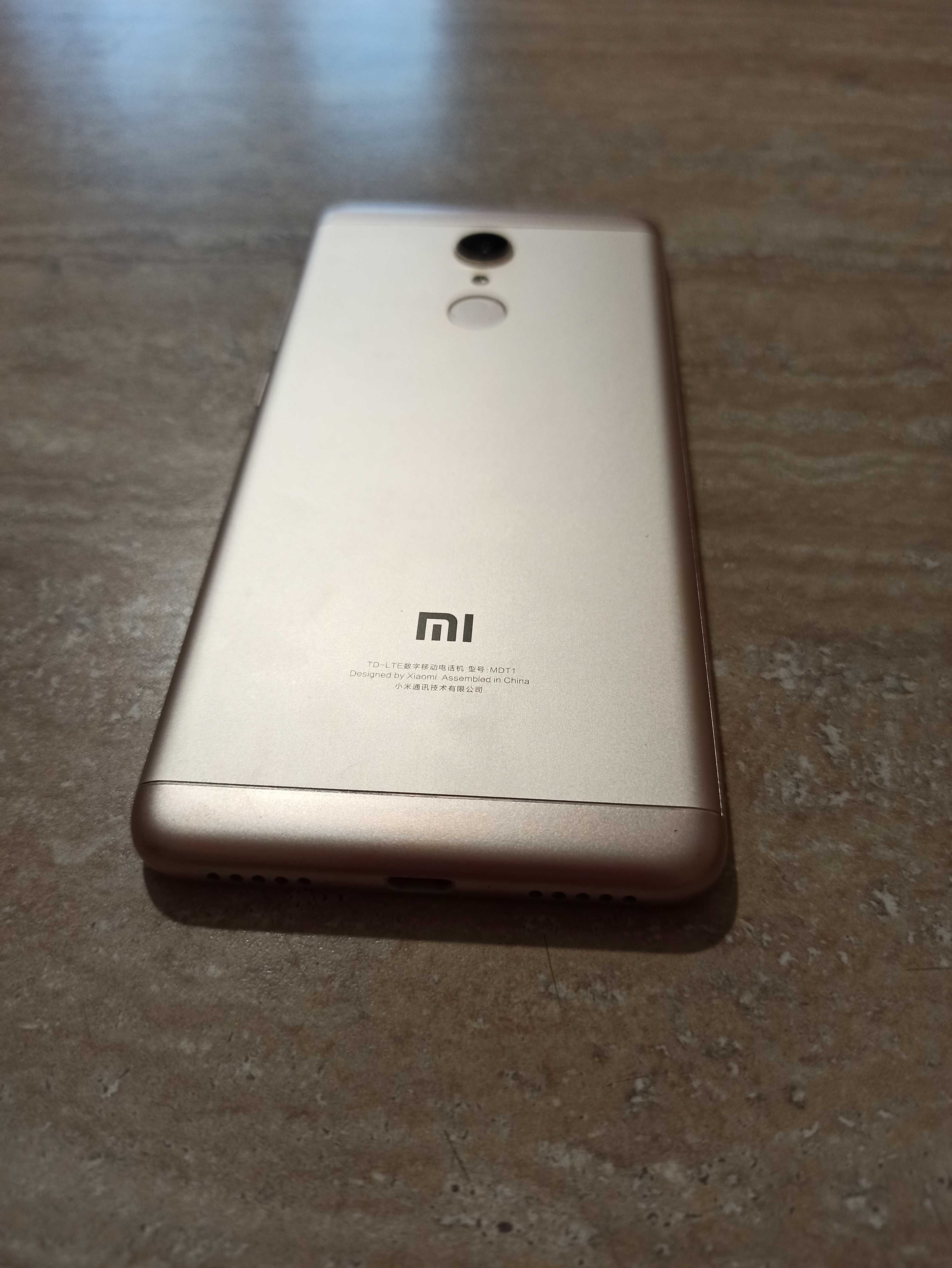 Телефон Xiaomi Redmi 5