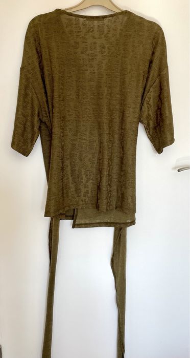 Blusa caqui (Zara, tamanho L)