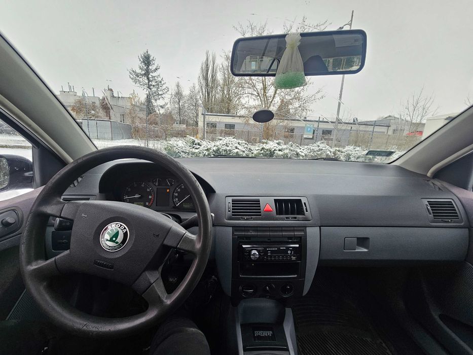 Skoda Fabia 1.4 gaz butla 9 lat nowy przegląd od do maja 2026