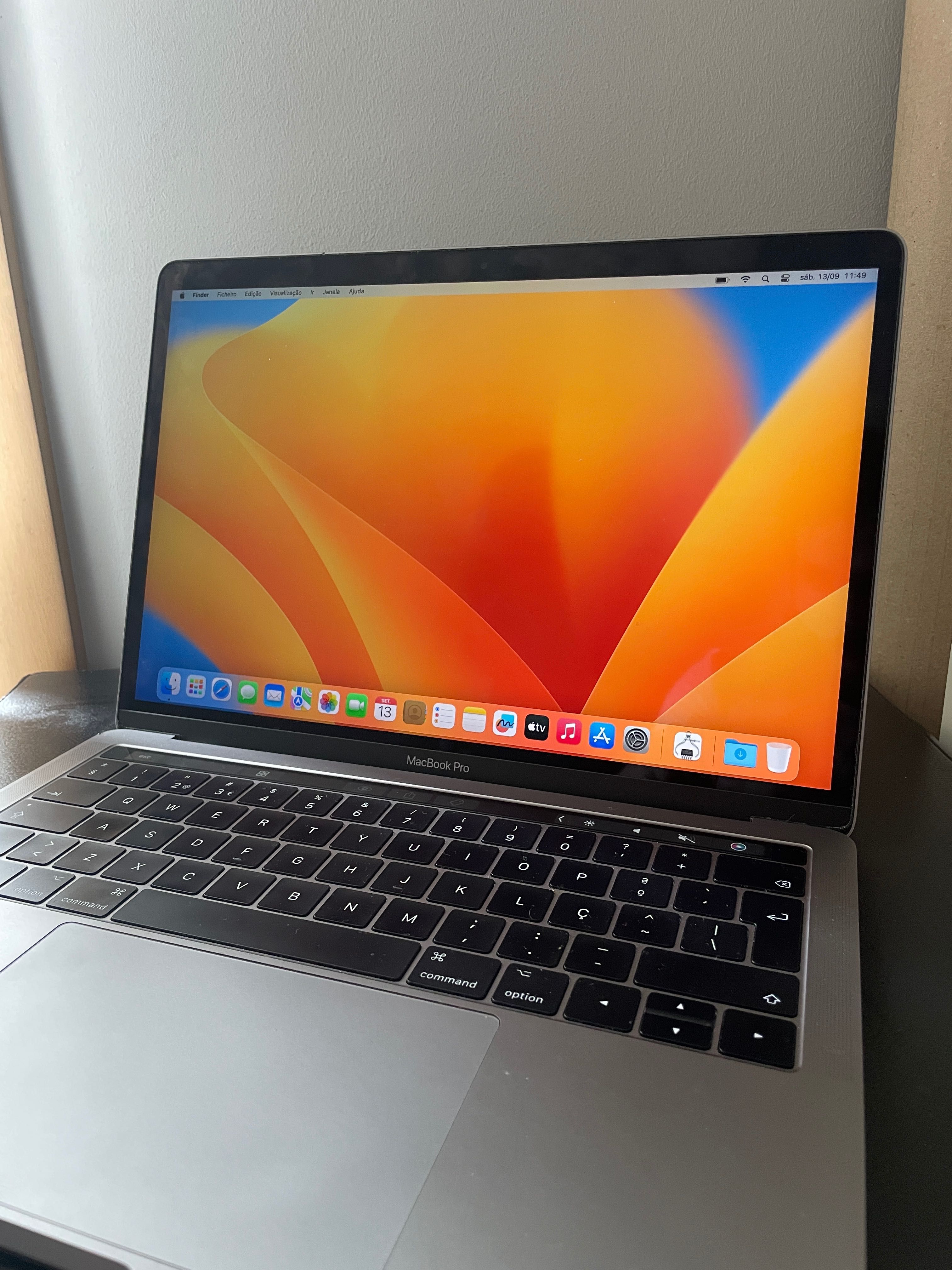 MacBook 13.3 3 Thunderbolt 2017 Touch Bar