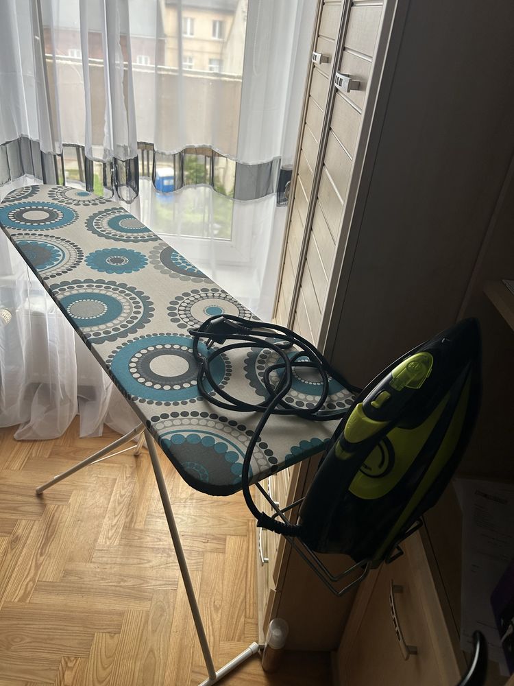 Żelazko MPM  z funkcją pary