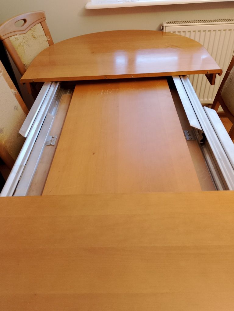 Stół drewniany z 6 krzesłami