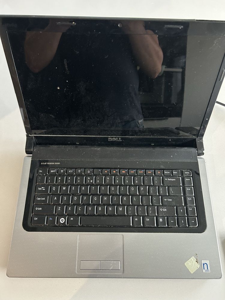 Laptop dell studio 1558, 15,4 uszkodzony