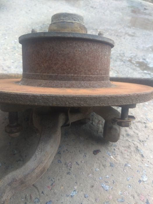 Стойка поворотный кулак,тормозной диск ,супорт ваз,опель, б3 б5 таврия