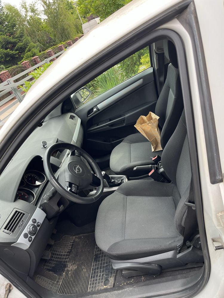 Opel Astra 2006 1.3 CDTI hatchback
