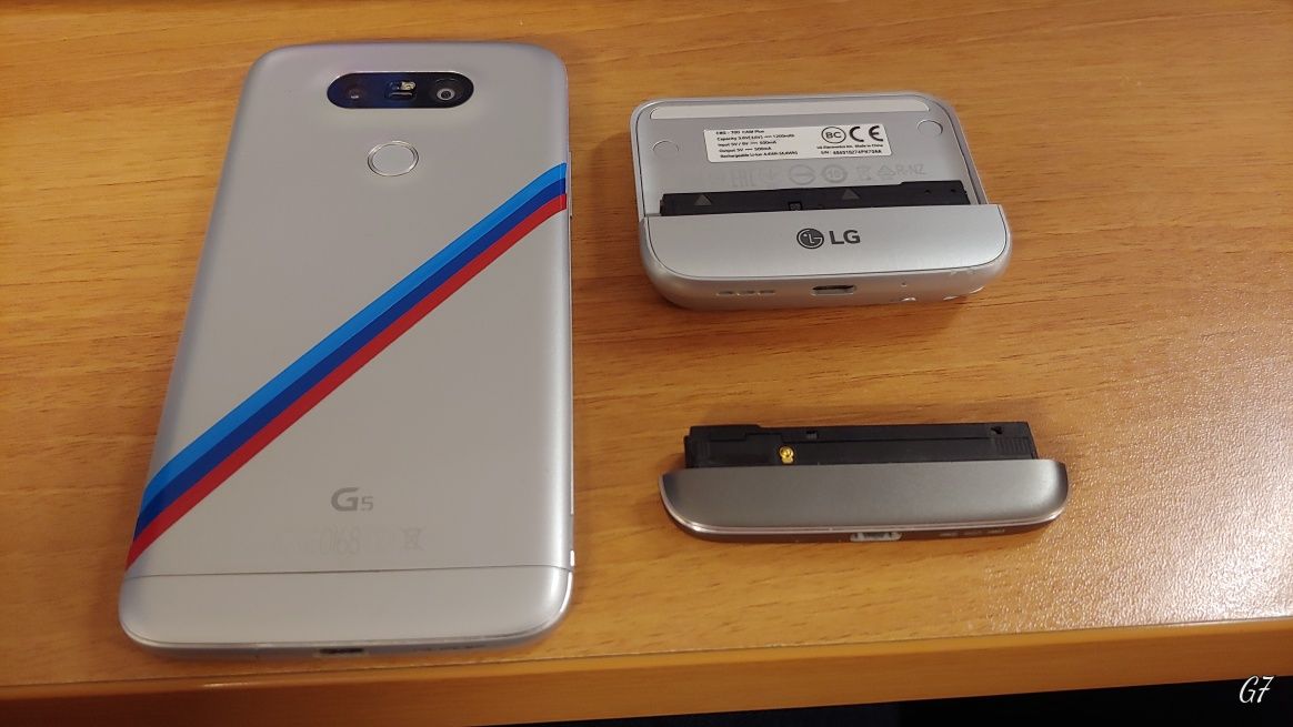 LG G5 com acessórios + capas