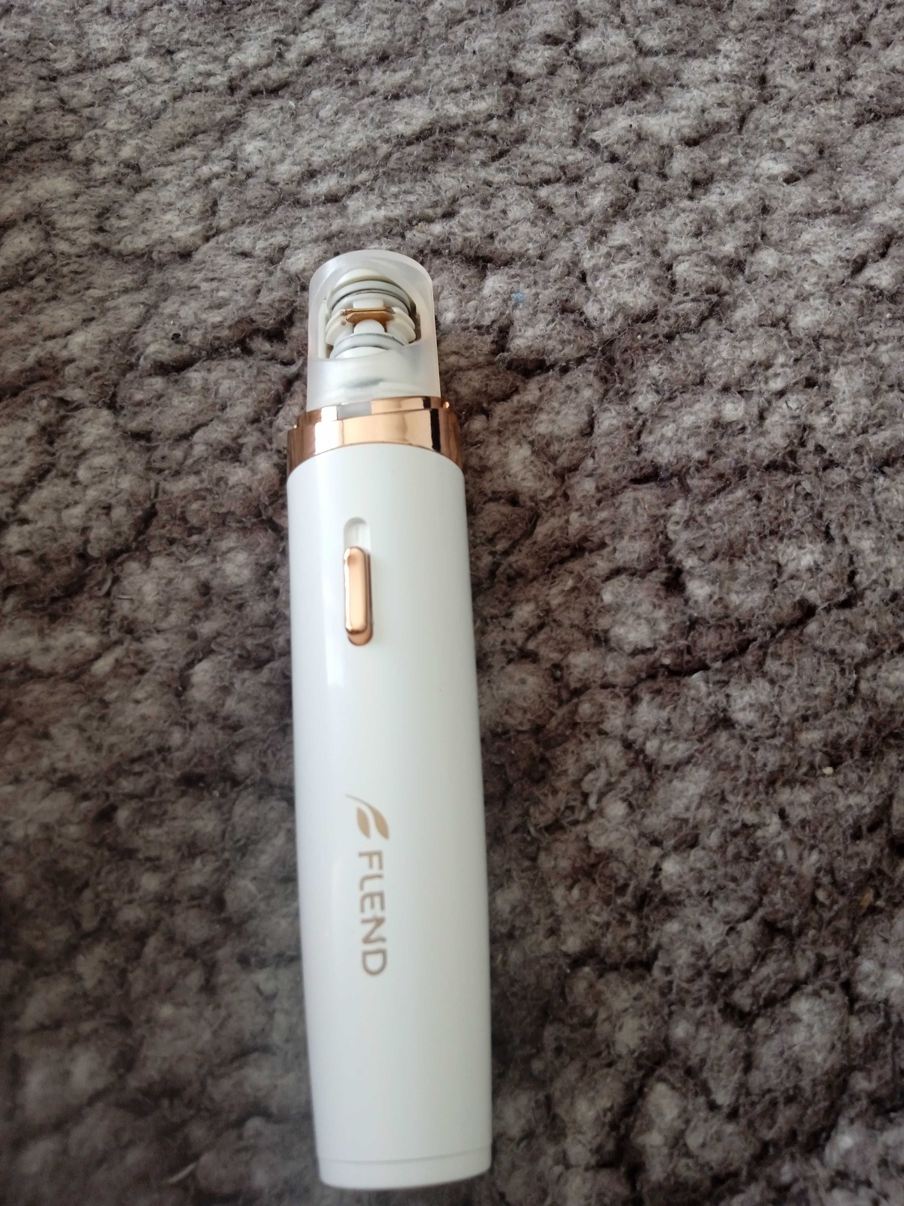 Sprzedam  mini depilator damski do twarzy