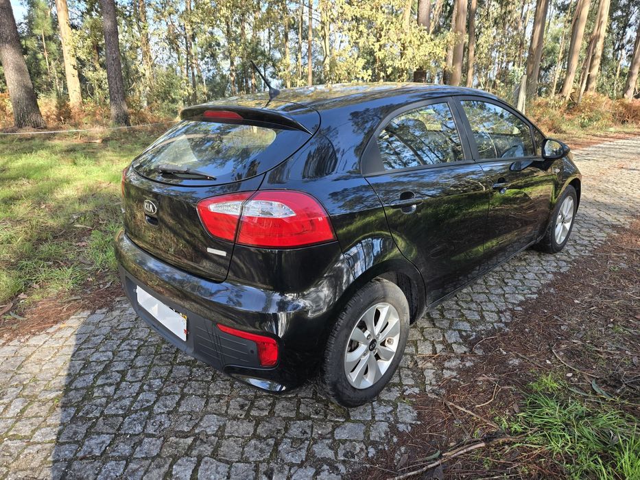 Toda confiança do motor kia em um carro revisado em ótimo estado