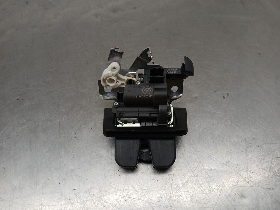 Fechadura / fecho da mala AUDI A3 Sportback (8YA)