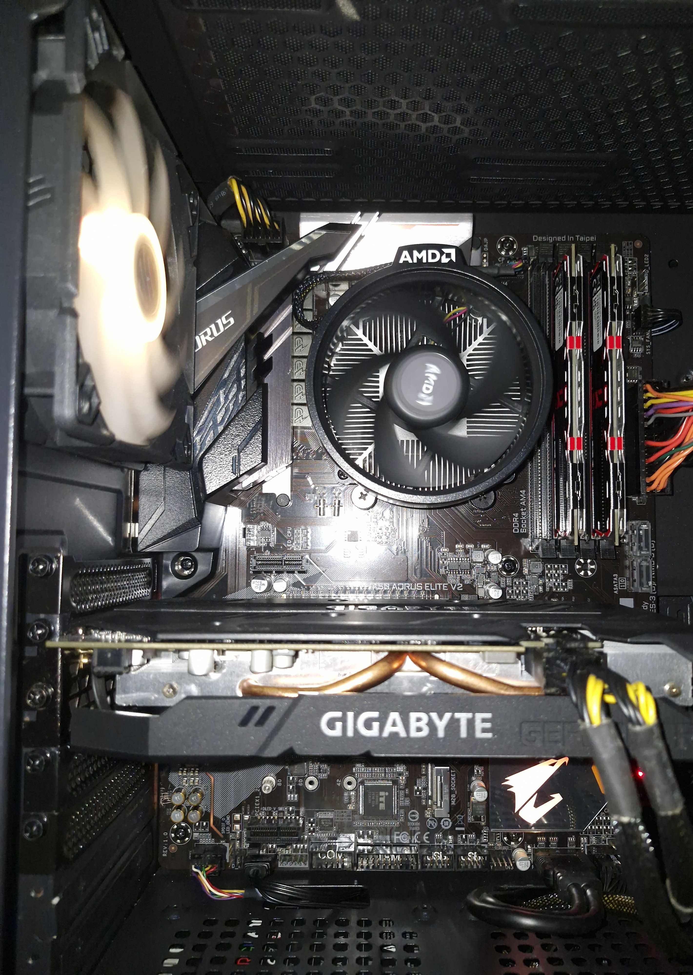 R5 3600, RTX 2060 6GB, 32GB RAM, SSD M.2 512GB, B450 AORUS ELITE V2