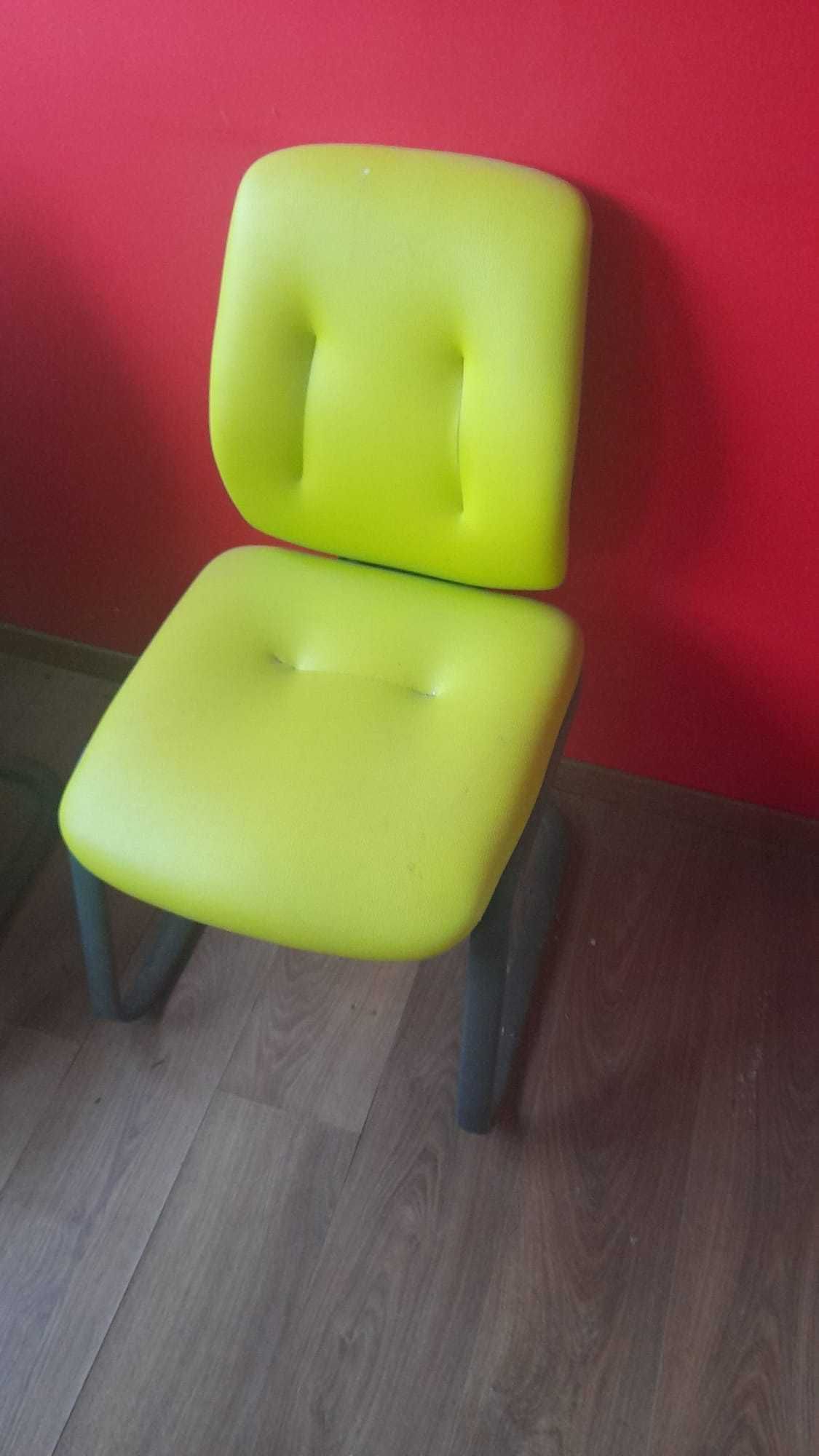 Cadeira muito resistente e cómoda