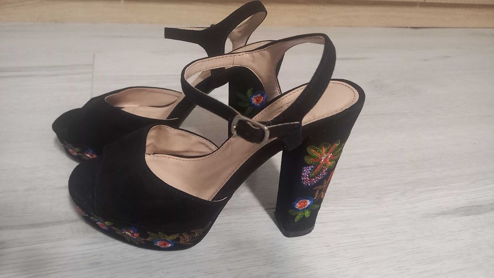 Sandałki CCC Jenny Fairy - Rozm.36 - Jak nowe!!!