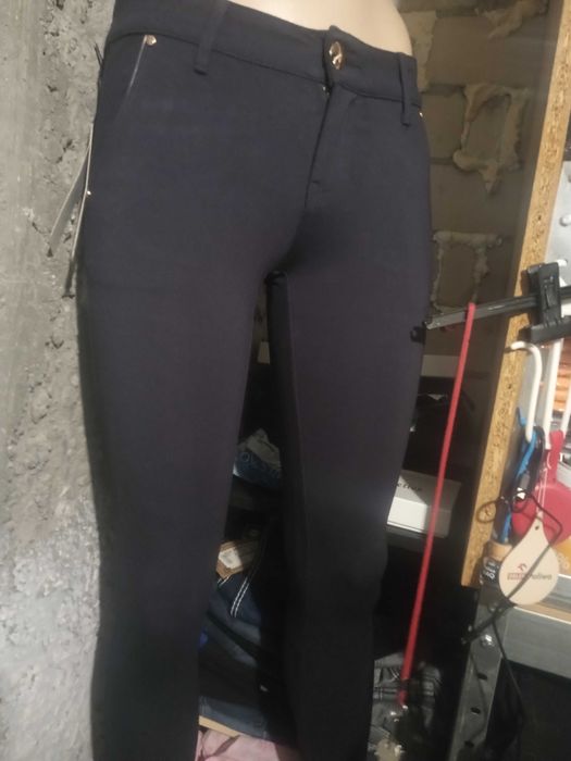 Spodnie wyprzedaż 25 zł cena obowiązuje tylko przez weekend model 3