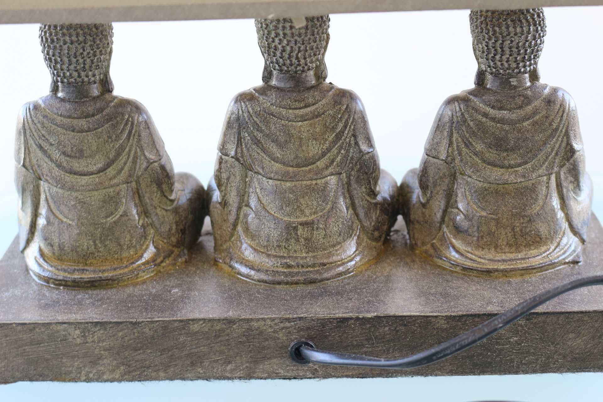 Candeeiro base 3 budas tons castanho estilo Oriental