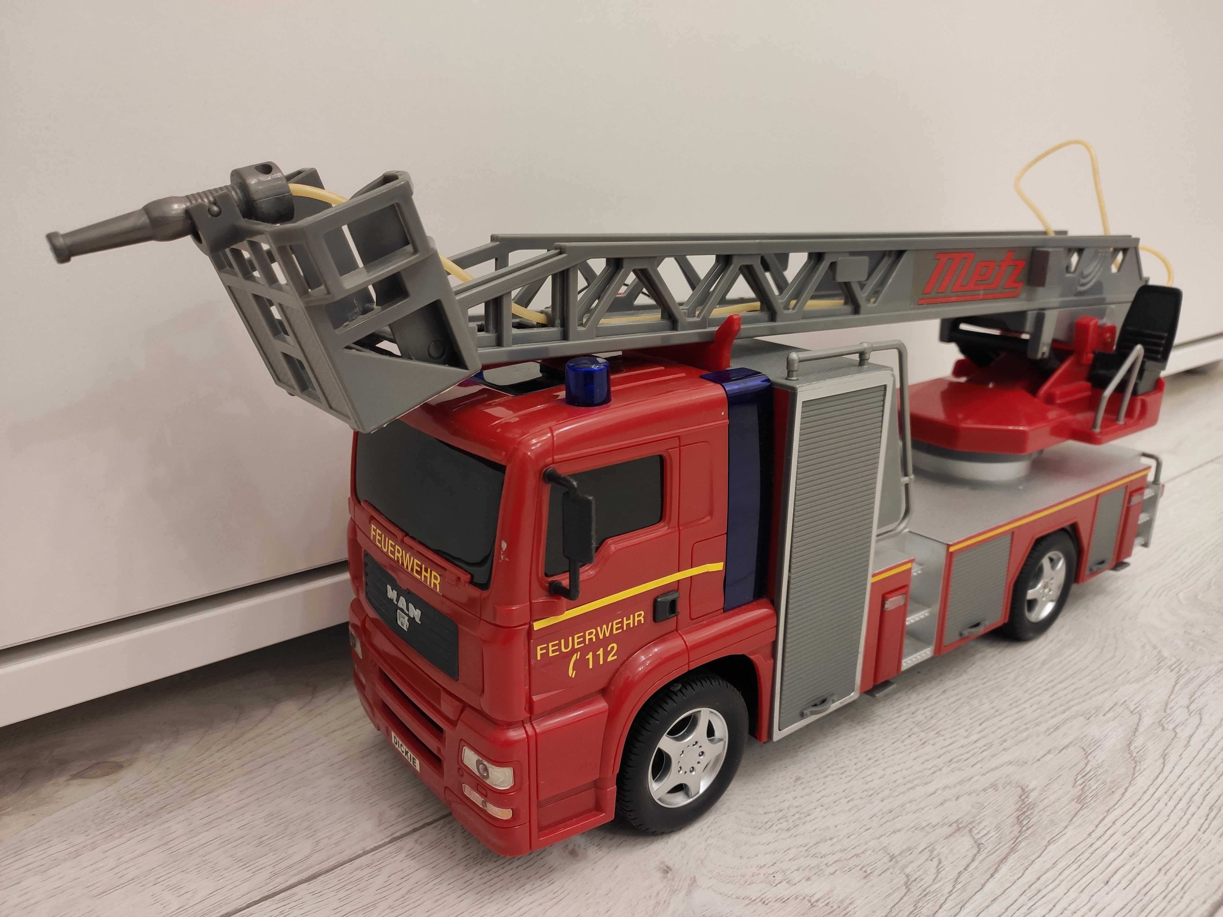 Dickie Toys Wóz strażacki zdalnie sterowany, świeci, z syreną