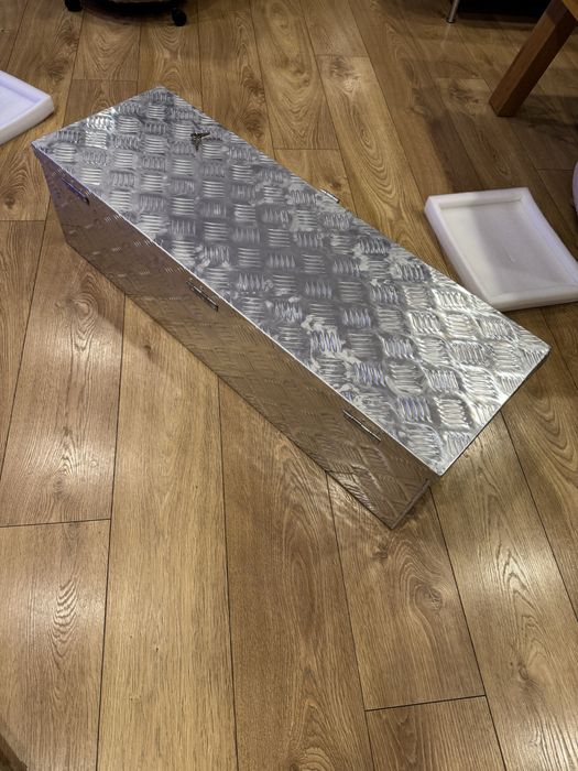 Nowa metalowa skrzynia transportowa warsztatowa