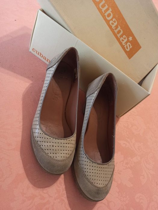 Sapatos cubanas sola de borracha 38 mt confortáveis beje