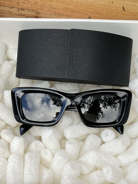 PRADA okulary przeciwsloneczne/ jak nowe/ orginalne od optyka