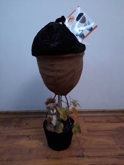 Ozdoba ogrodowa na taras balkan składany żołądź z wiewiorką