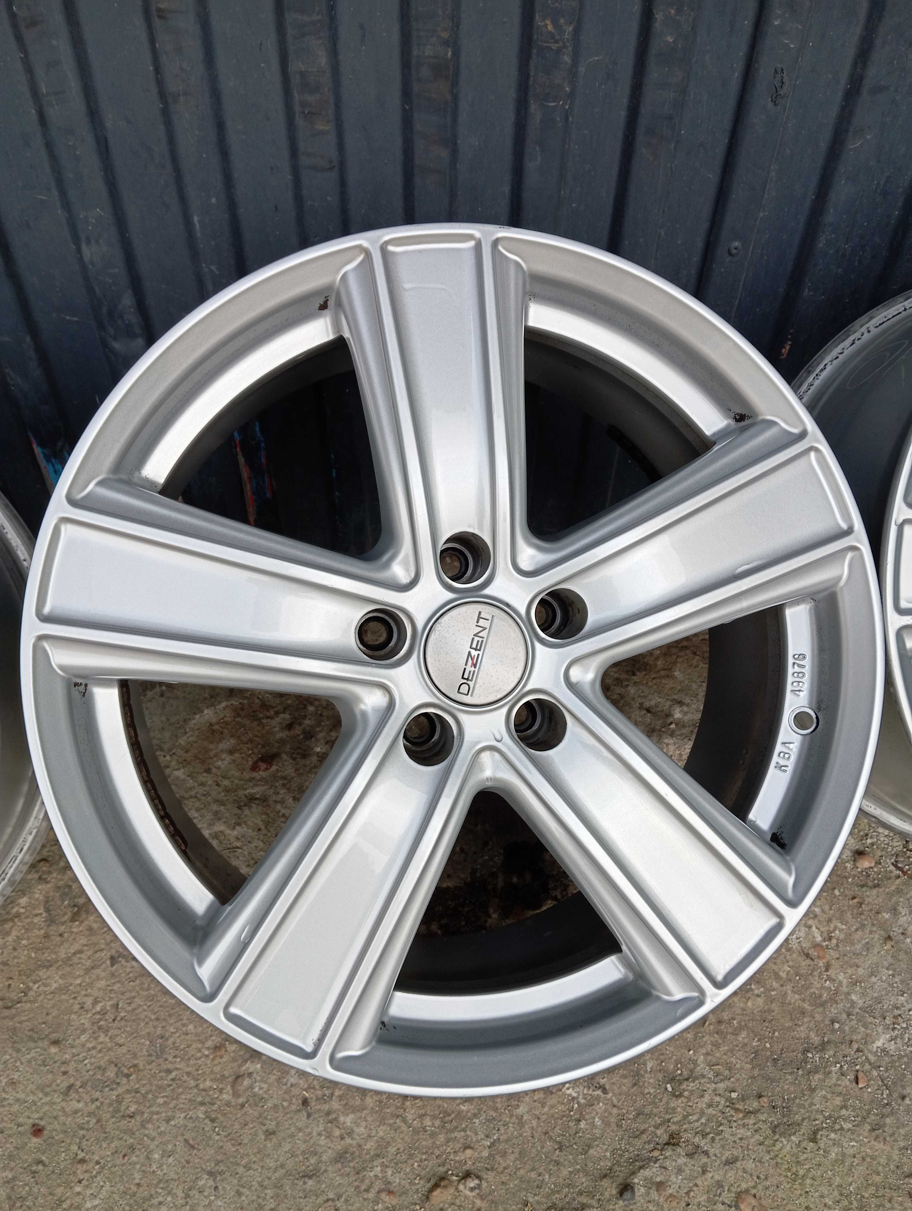 Felgi 18" Dezent VW Tiguan Skoda Superb Audi A5 A4 A6 8J ET30 5x112