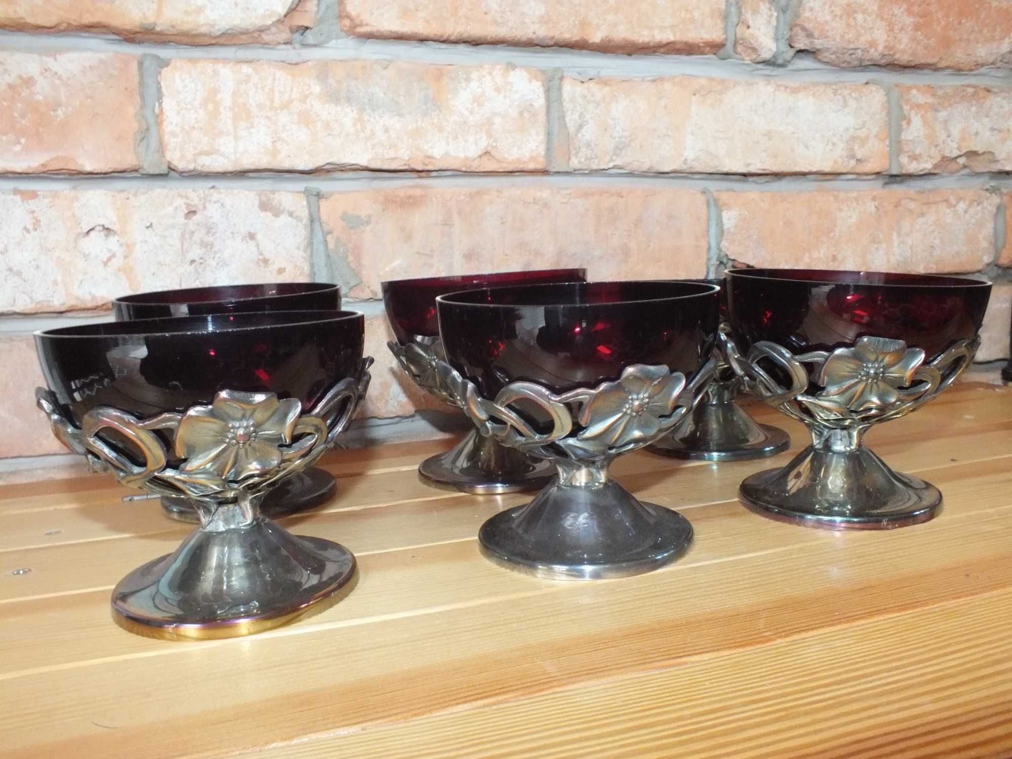 Pucharki puchary szkło rubinowe i metaloplastyka