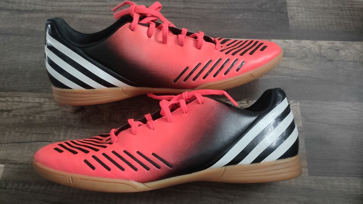 świetne halówki ADIDAS PREDATOR w super stanie