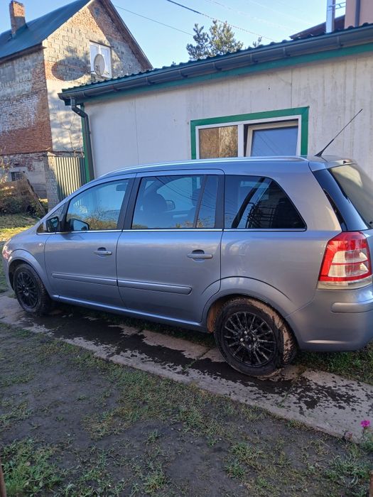 Опель Зафіра 2011