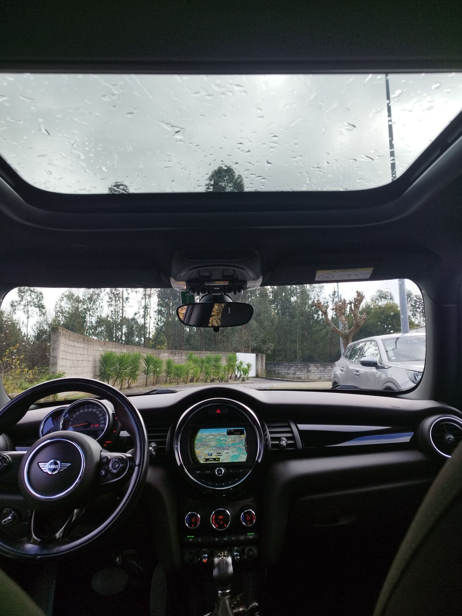 Mini Cooper impecável