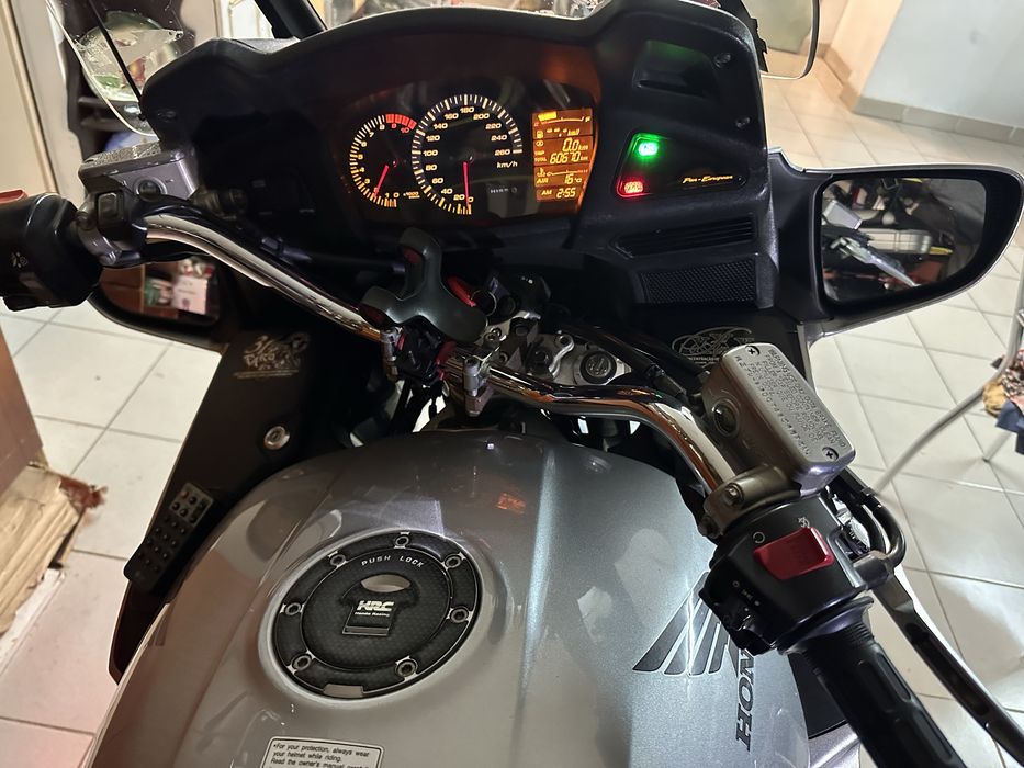 Honda Pan European ST1300 com radio e colunas