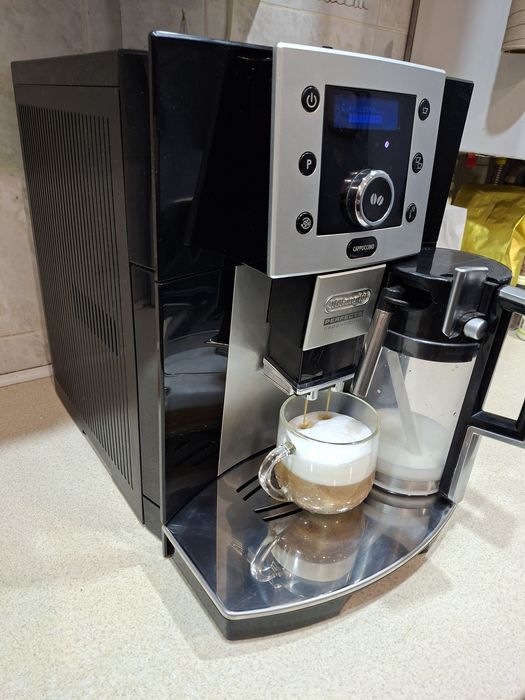 Кофемашина Delonghi Perfecta Cappuccino маленький пробег