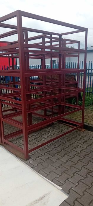 Regały metalowe z kąntownika