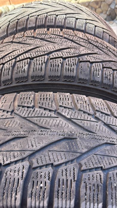 215/65/R16  Nokian Hakkapeliitta  r2