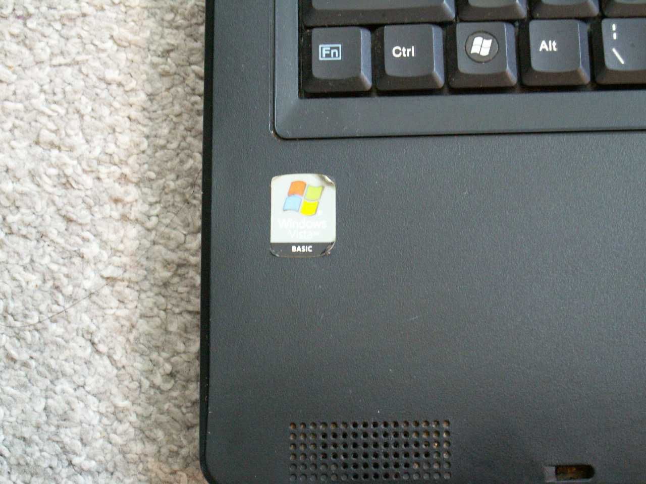 Sprawny - Zadbany - Na chodzie  -  Laptop MAXDATA ECO 4011 IW - 15"