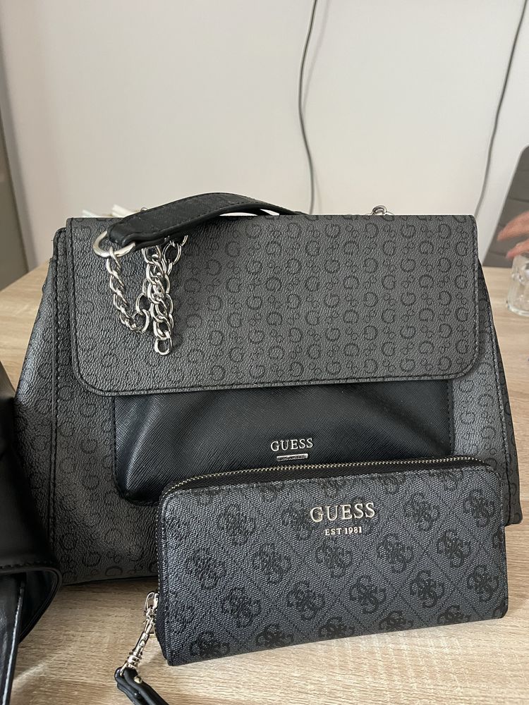 Bolsa da Guess com carteira