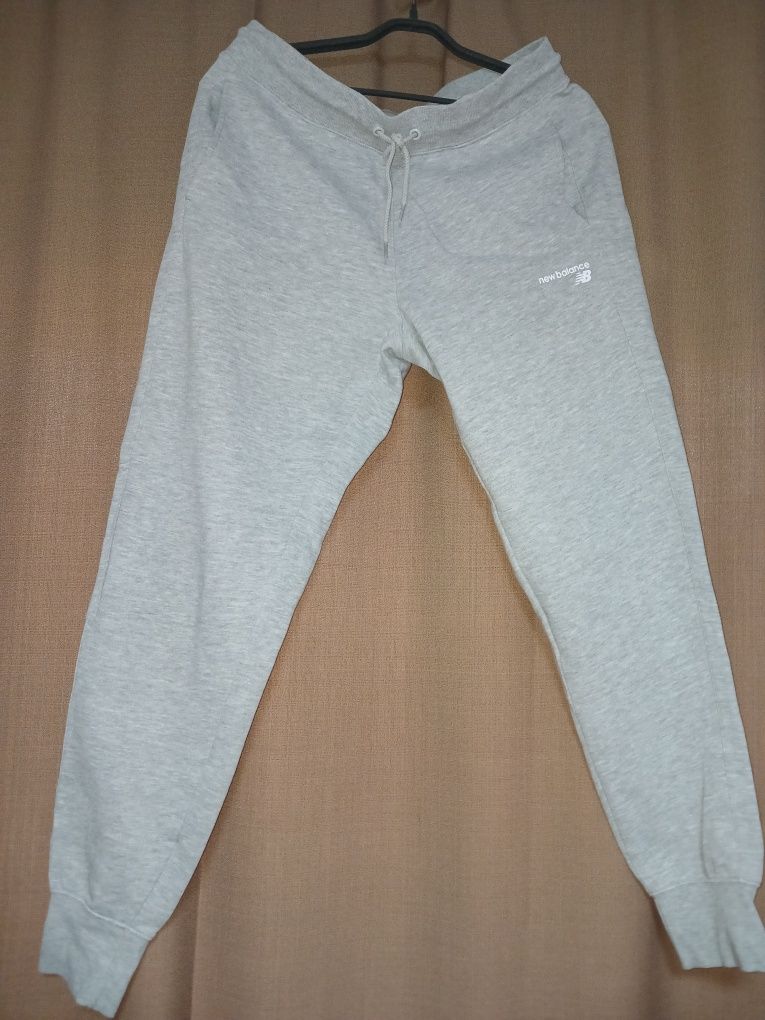 Жіночий спортивний костюм New Balance