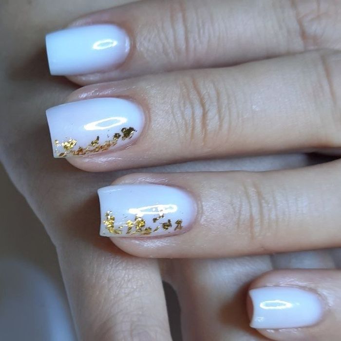 Мастер маникюра. Центр.