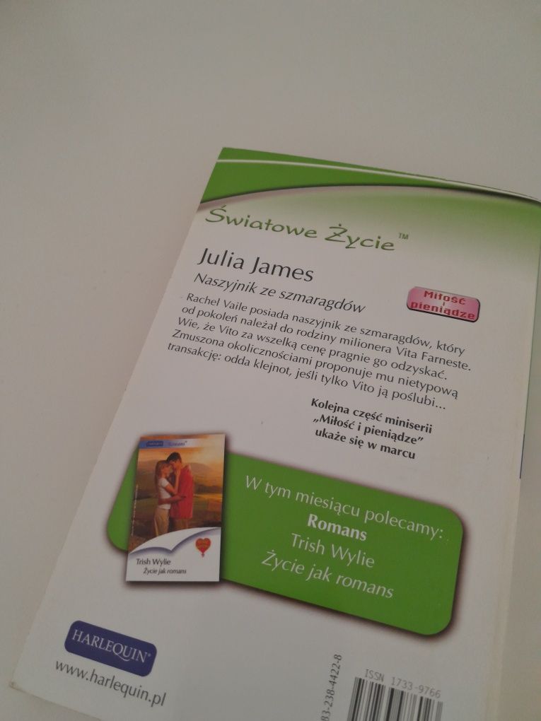 Julia James naszyjnik ze szmaragdów książka
