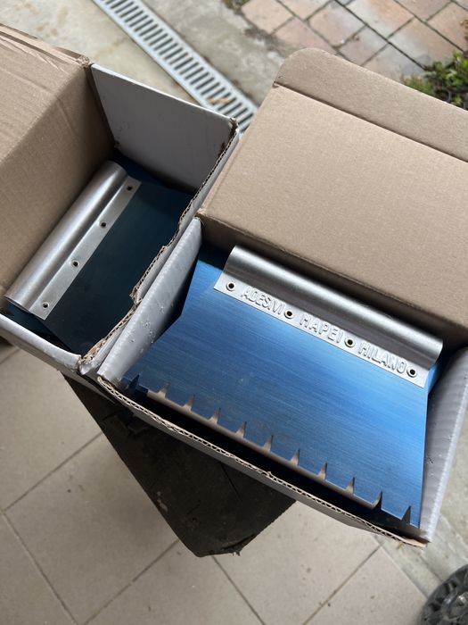 Grzebien - paca - szpachelka do nakladania kleju